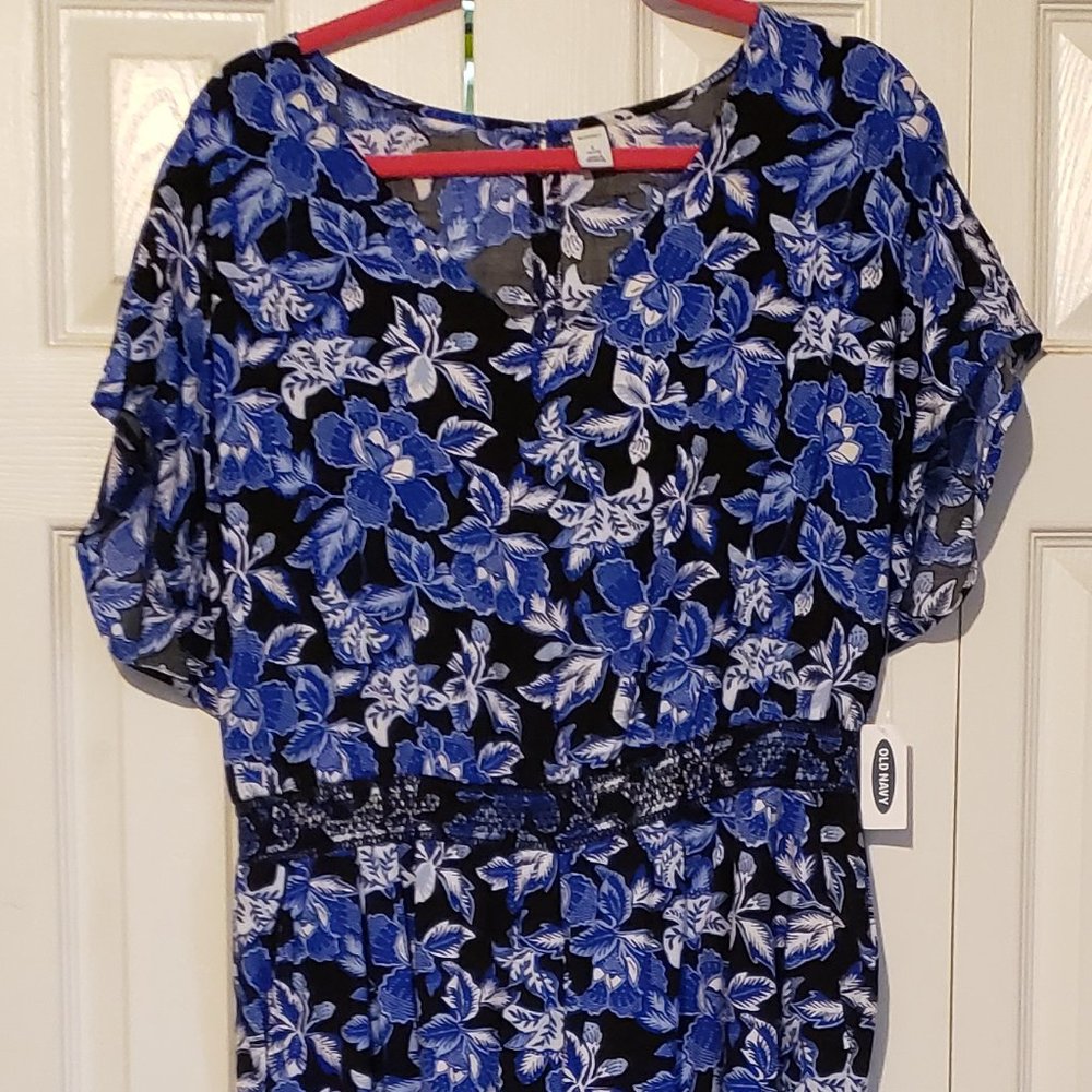 Old Navy Blue Floral Jumpsuit, Size L Petite  NWT